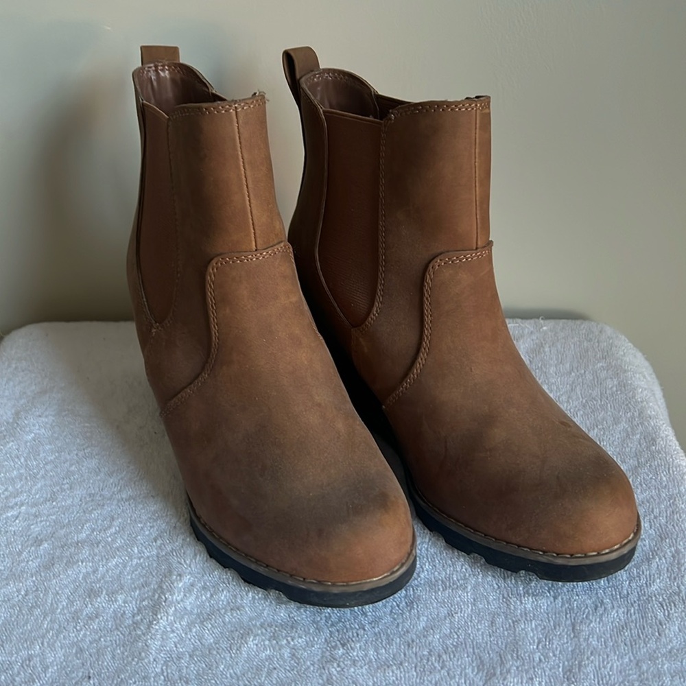 Universal Thread - Women’s Brown Wedge Slip On Boots - 8